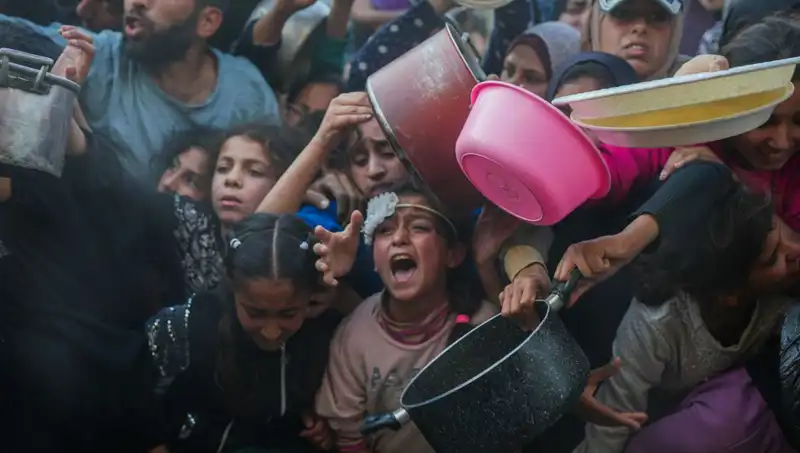 Gazze'de Açlık Krizi: Un Stokları Tükendi, Halk Feryat Ediyor!