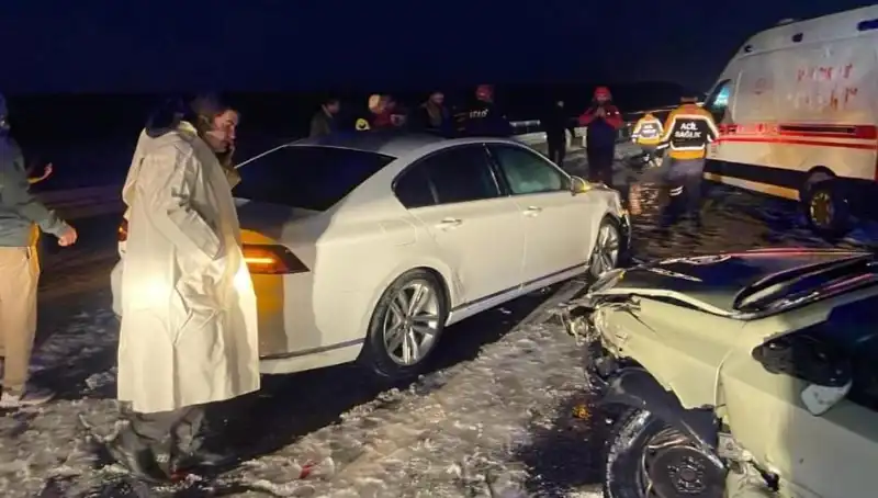 Aksaray’da Zincirleme Trafik Kazası: 15 Yaralı, Olay Anı Tedirgin Etti