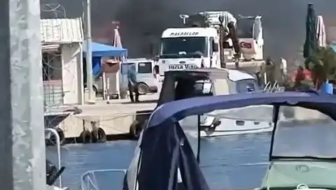 Tuzla'da Balıkçı Barınağında Kahredici Lastik Yangını: Sebepler ve Sonuçlar