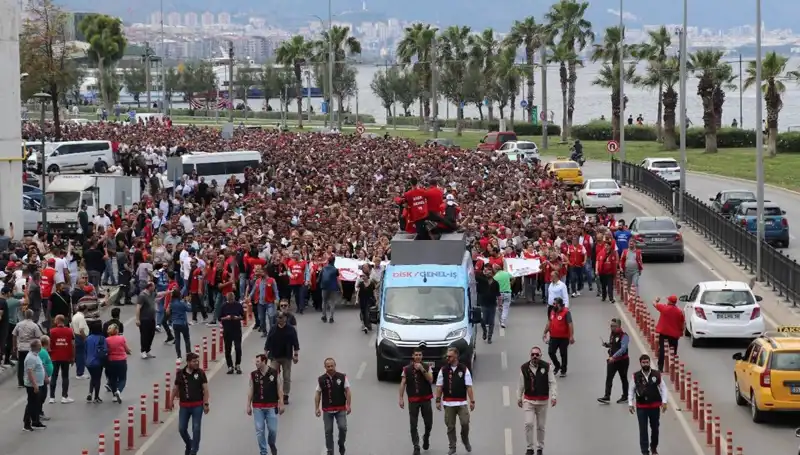 İzmir’de Grev Krizi: İşçiler 4. Günde Taleplerini Dile Getiriyor
