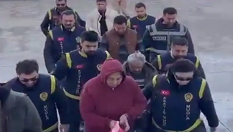 Yıllar Sonra Ortaya Çıkan Korkunç Gerçek: Ölü Bebek ve Çikolata Poşeti