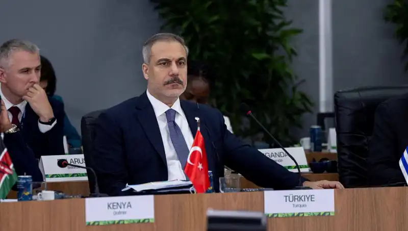 BRICS Zirvesi'nde Bakan Fidan’dan Yapay Zeka Uyarısı: Tedbir Alınmalı!