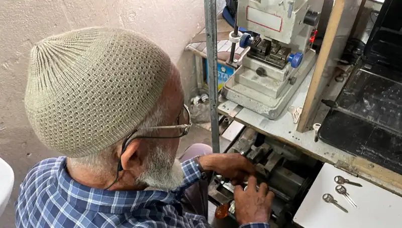 28 Yılda 4 Metrekarelik Dükkanına Efsanevi Bir Hikaye Sığdırdı