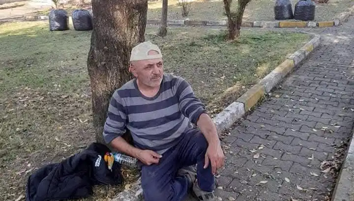 Teravih Namazı Çıkışında Kalp Krizi Geçiren Adam Hayatını Kaybetti