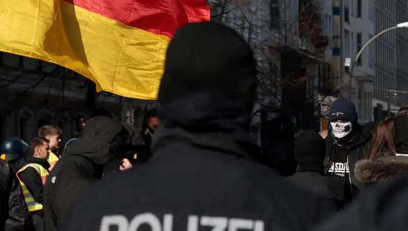 Berlin’de Türk Market Zincirine Yönelen Silahlı Saldırı: Nedenler ve Sonuçlar