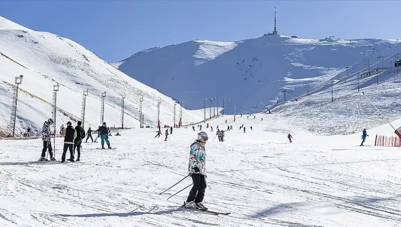 Palandöken’de Rekor Kar Kalınlığı: Kış Sporları Tutkunları İçin Müjdeli Haber!