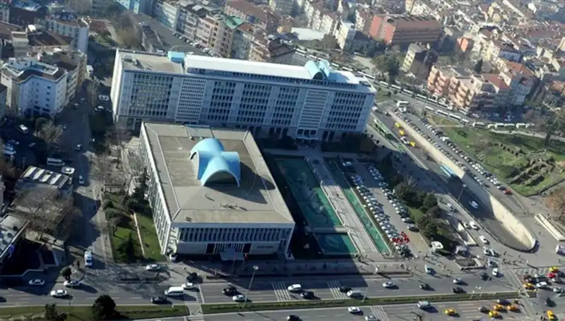 İBB Başkanlığı'na Vekalet Edecek İsim Belirlendi: Sürpriz İsim Gündemde!