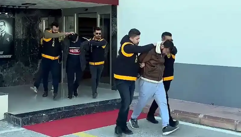 İki Şahsın Silahlı Tehdit İle 2 Milyon Lira Talebi