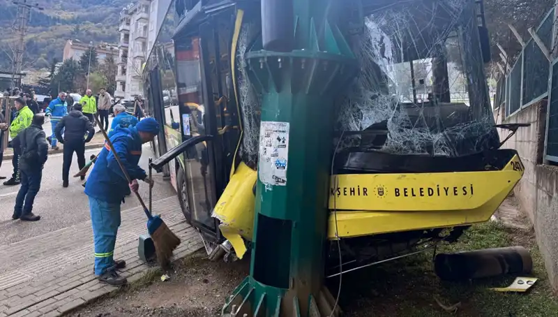 Bursa’da Belediye Otobüsü Kazası: Yaralı Sayısı 8’e Yükseldi
