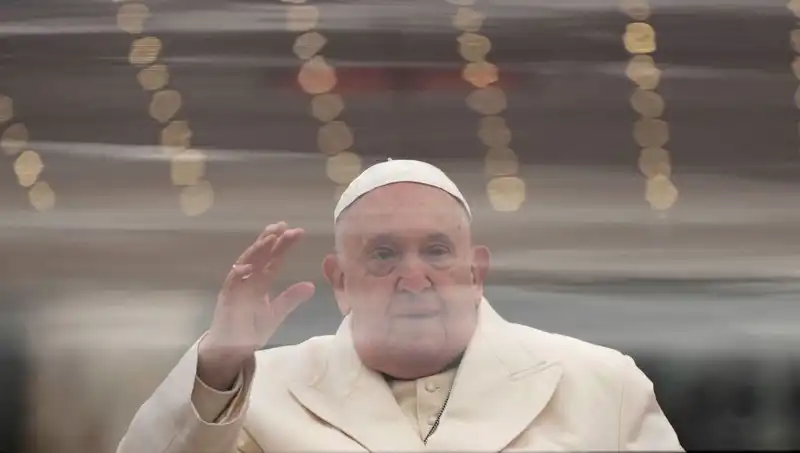Papa Francis Hastaneden Sesli Mesajla Sevenlerine Moral Gönderdi