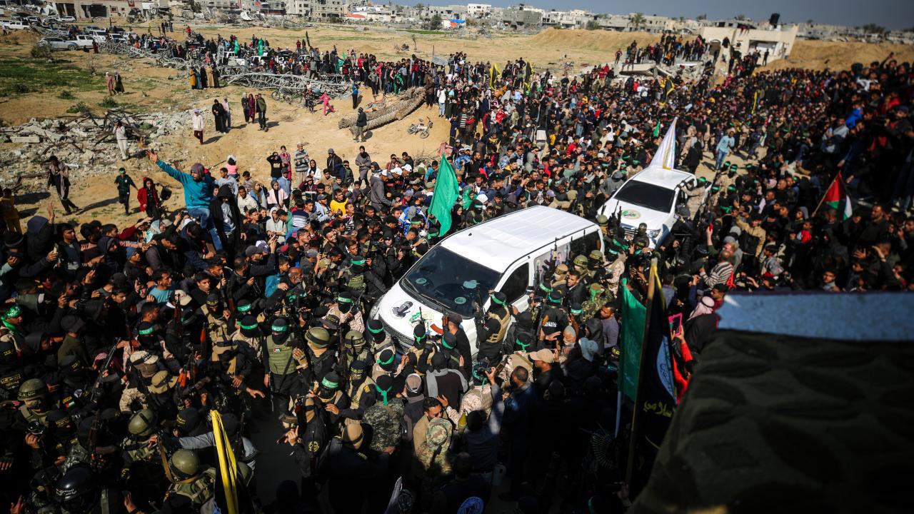 Hamas ile İsrail Arasında Esir Takası Devam Ediyor
