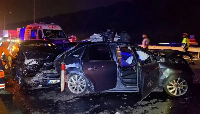 TEM Otoyolu’nda Zincirleme Kaza: 7 Kişi Yaralandı, Feci Manzaralar!