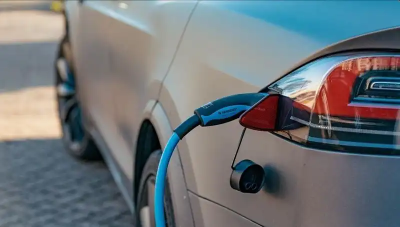 Elektrikli Araç Alımında Düşüş: Tüketicilerin Tercihleri Neden Değişiyor?